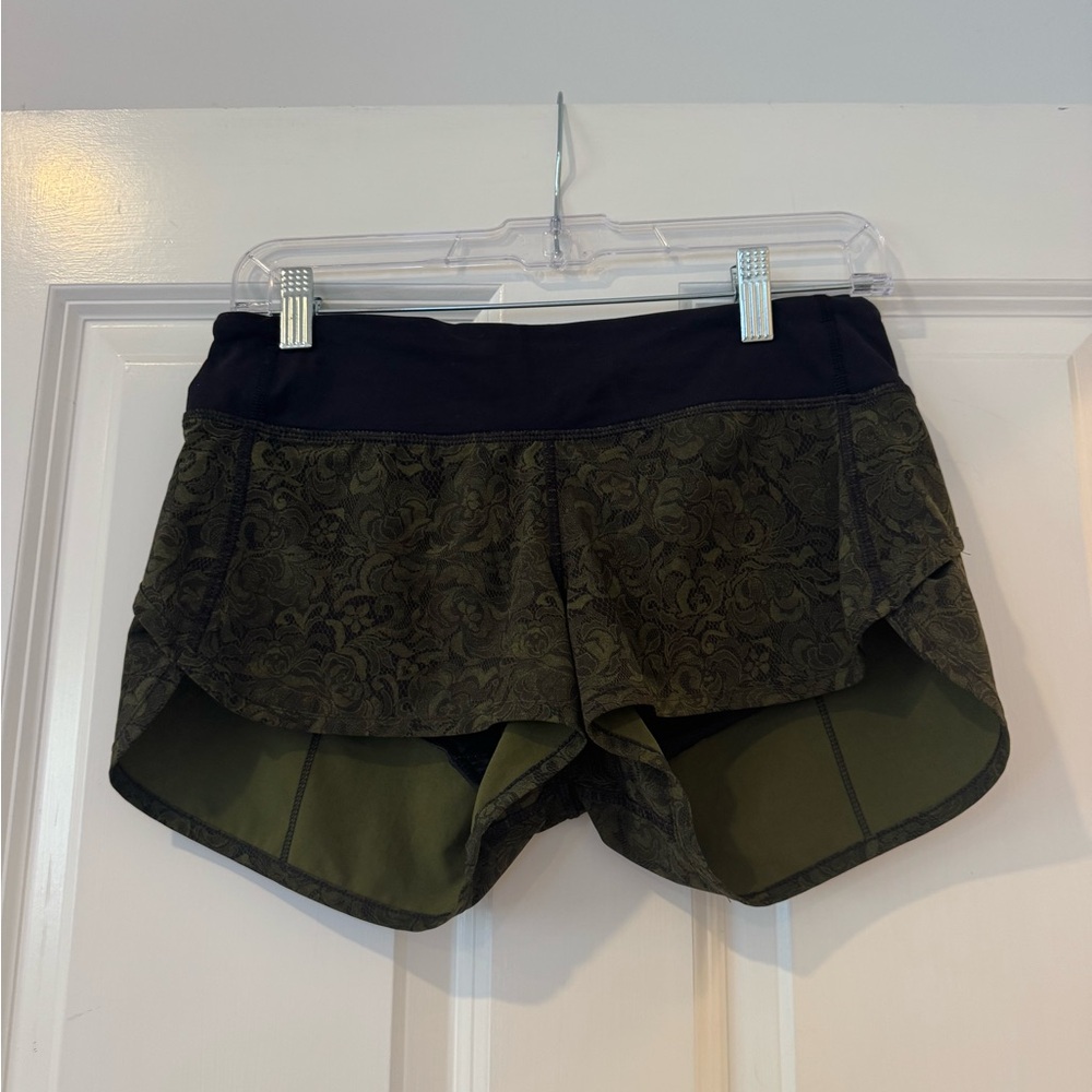 Lululemon Speed Short. Size 4. Well cared for.